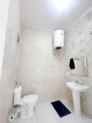 Ένα μπάνιο στο Lovely room next to st Julians