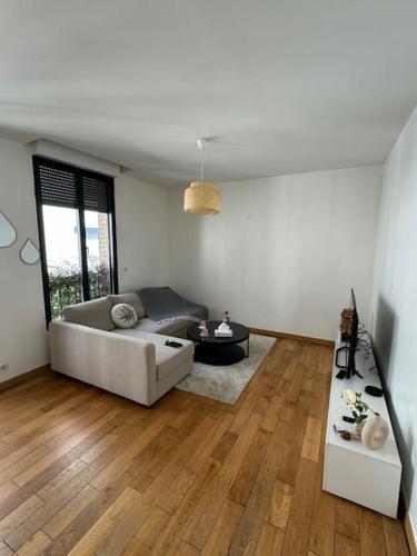Photo de la galerie de l'établissement Appartement très chaleureux, à Boulogne-Billancourt
