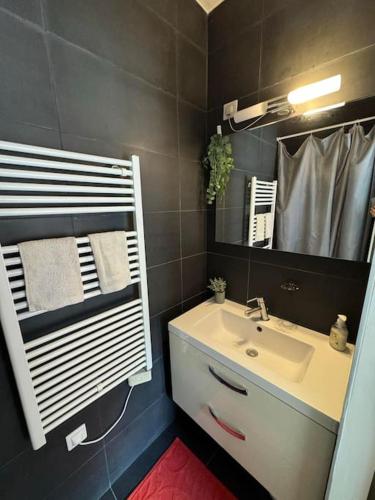 Photo de la galerie de l'établissement Appartement très chaleureux, à Boulogne-Billancourt