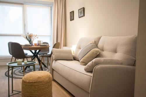 Zona de estar de APARTAMENTOS BOUTIQUE ALTZOAN Aparcamiento gratis y supermercado a 2 metros