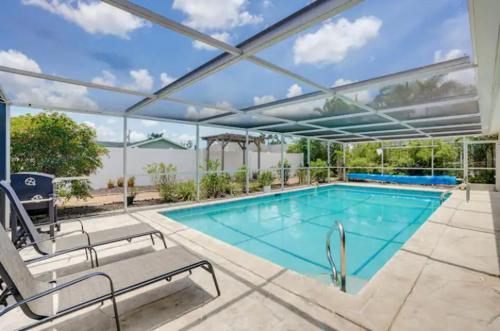 Bazén v ubytování Cape Coral Dream VaCay nebo v jeho okolí