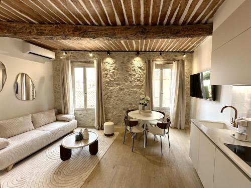 New Charming Apartment Old Town