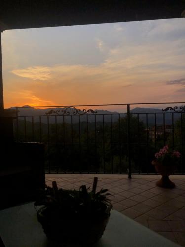 Východ nebo západ slunce při pohledu z bed and breakfast nebo okolí