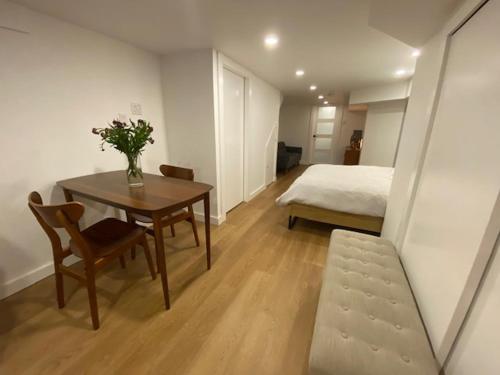 Gallery image of Lower level newly renovated studio apartment in central downtown location in Toronto