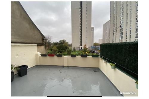 Photo de la galerie de l'établissement Beau Studio et grande terrasse aux portes de Paris, à Aubervilliers
