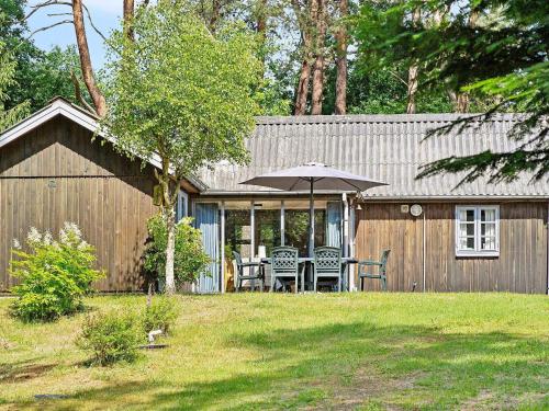 Zahrada ubytování 7 person holiday home in Kolind-By Traum