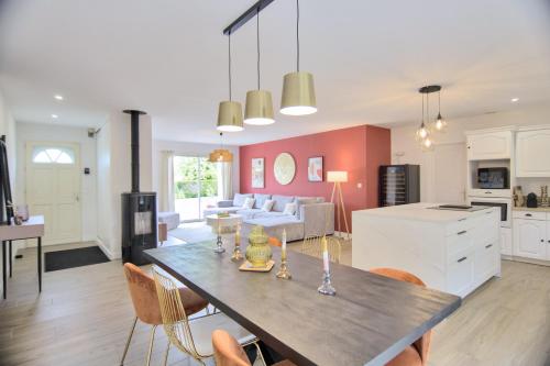 Photo de la galerie de l'établissement Maison de vacances charmante et reposante, à Hostens