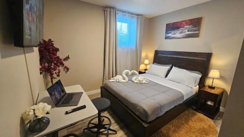 Fotografie z fotogalerie ubytování Luxury Basement Suite with 2 Bedrooms, 2 Queen Beds, Free Wi-Fi, and Free Parking v destinaci Calgary