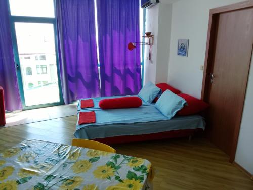 Kép 405 ul Rakovina,entrance E, 4 floor szállásáról Primorszkóban a galériában