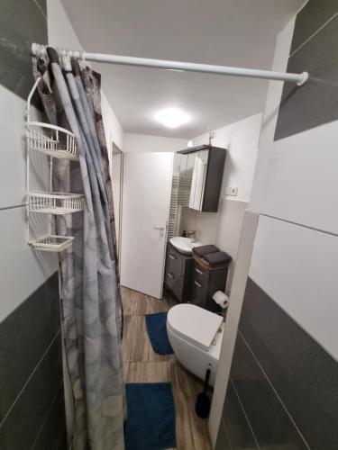 Koupelna v ubytování Schöne Wohnung im Zentrum von Ahnatal