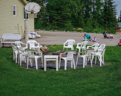 Κήπος έξω από το Peaceful Acres Cabin 2 - Soldotna, AK