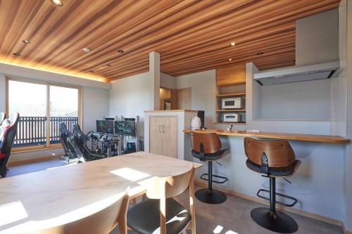 12 E-Sports Resort Club 2