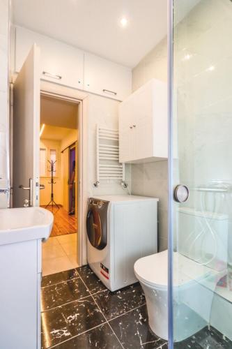 Filota Luxury Home - Free public parking