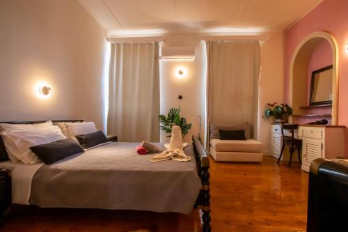 Eleni's Spacious Apartment with Balcony Corfu Old Town