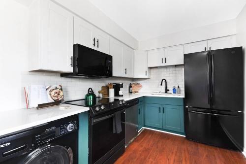 Nhà bếp/bếp nhỏ tại Songbird Bungalow - Cozy & Centrally Located