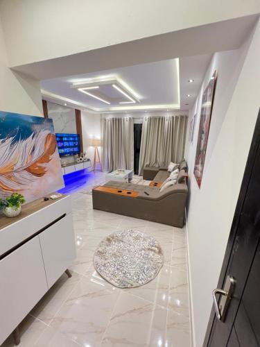 Μια τηλεόραση ή/και κέντρο ψυχαγωγίας στο madinaty