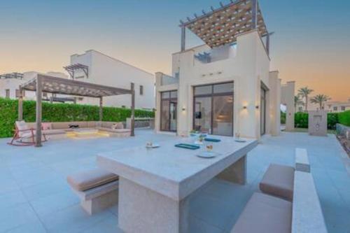 The Lakefront Villa 4BR at Cyan ElGouna