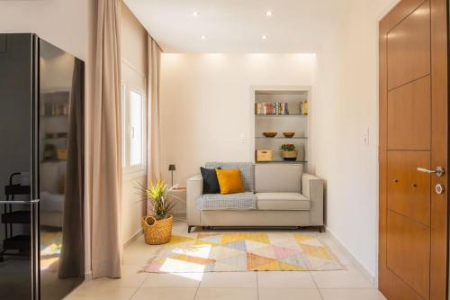 Гостиная зона в Eneas Central Heraklion Apartment with Great View