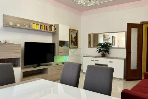 Dan' s Roman Home