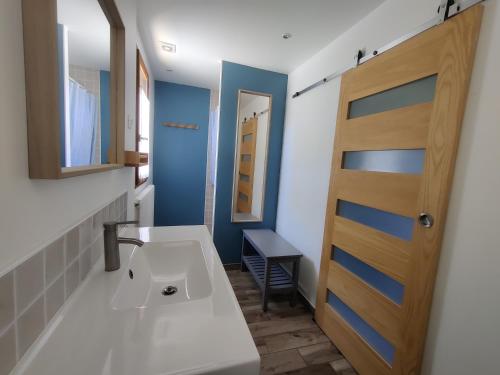 Koupelna v ubytování Gîte les Ramiers.