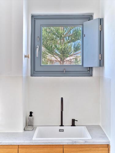 Ekos Unique Cycladic Home - Private Pool photo 3