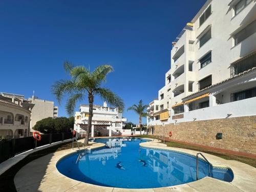 Spacious Penthouse with Spectacular Sea Views!