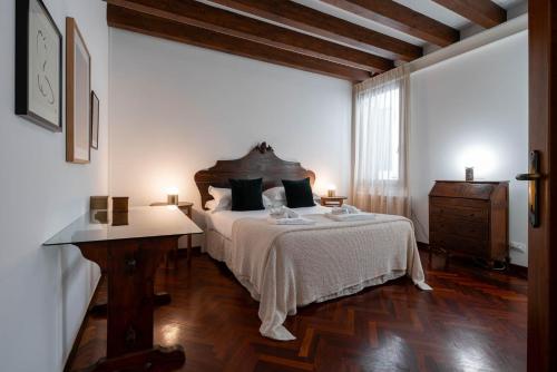 Posteľ alebo postele v izbe v ubytovaní Klimt House