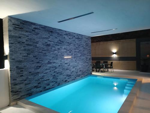 Holiday House "M" Omiš - Newly renovated house with swimming pool, 3 rooms, gym, large terrace with amazing view on town and 6 parkplaces