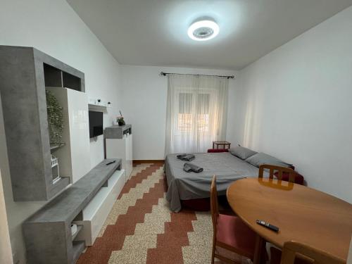 Silihome, Trastevere, Piazza della Radio