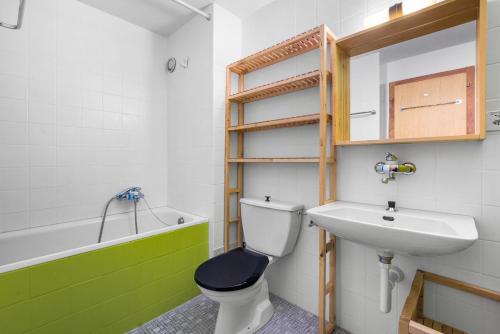 Et badeværelse på Les Genets 157 - 4 pers - piscine