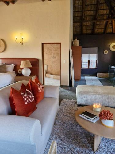 Un lugar para sentarse en Keleo Safari Lodge