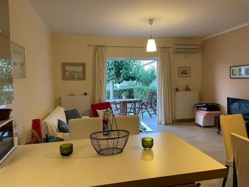 Apartment with gardens (ideal for surfers)