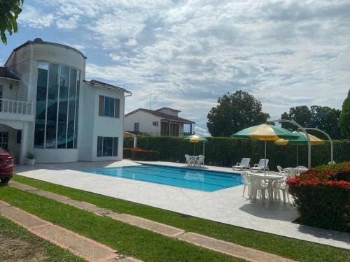 Swimmingpoolen hos eller tæt på Casa campestre en Melgar