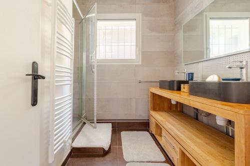 Ένα μπάνιο στο Rêve Eté trés bel appartement entièrement rénové