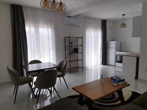 Galería fotográfica de Apartmani Srdanovic en Tivat