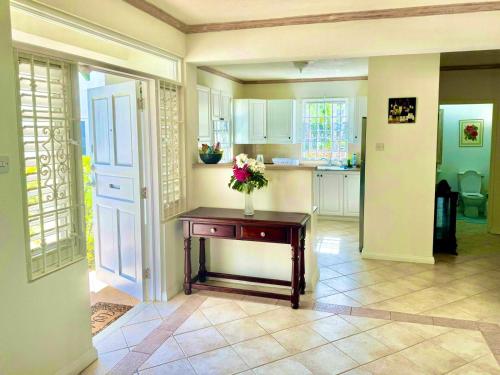 Dapur atau dapur kecil di Beach Life Villa