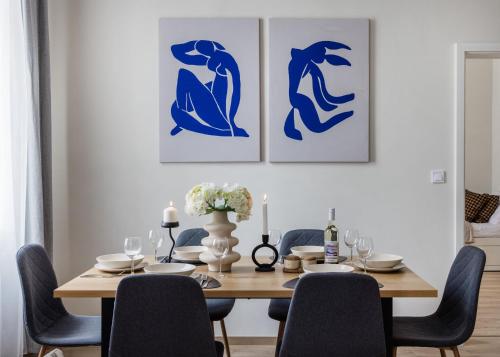 Central Budapest Oasis - Modern Charm, Timeless Comfort