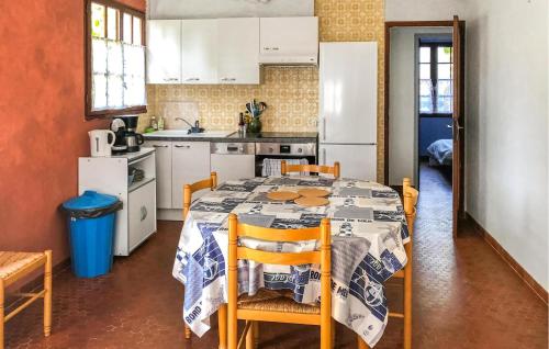 Η κουζίνα ή μικρή κουζίνα στο Nice Home In La Tranche-Sur-Mer