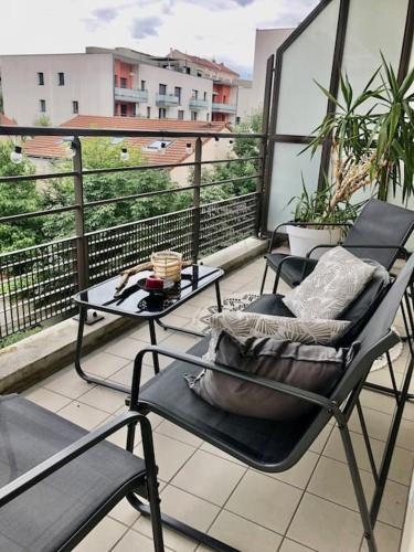 Un balcon à Monplaisir- 4 lits -garage - 47m2 photo 7