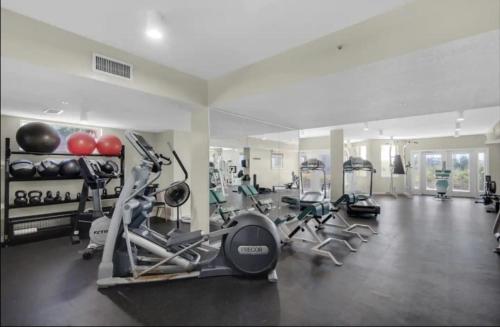 Fitness centrum a/nebo fitness zařízení v ubytování Destin West Resort - Gulfside 405 Ocean View and Free Beach Chairs