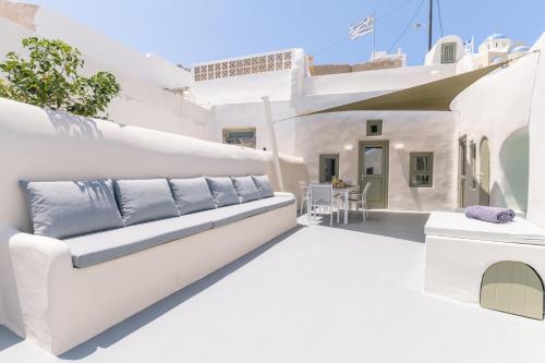 Santorini Wine Villa Downtown Fira