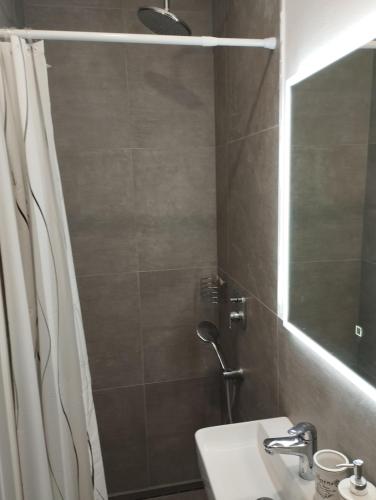 Bilik mandi di House Palac