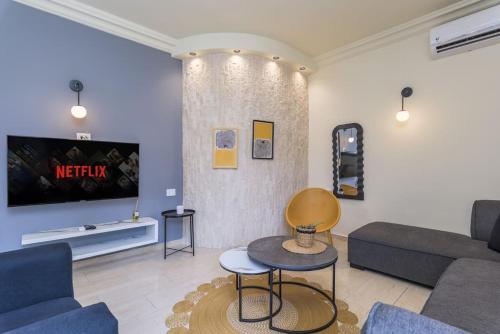 Fuga Di Batroun Cozy 2-BR with 24-7 Power and AC