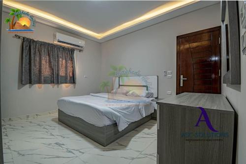 Fotografie z fotogalerie ubytování The Awesome 3-Bedroom Apartment & 2 bathroom in Al-Ahyaa Hurghada v destinaci Hurghada