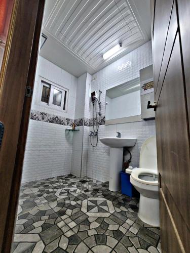 Bilik mandi di New koa condo hotel
