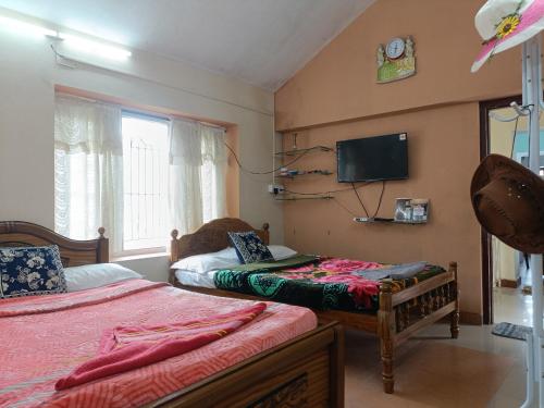 TV a/nebo společenská místnost v ubytování Little Castle