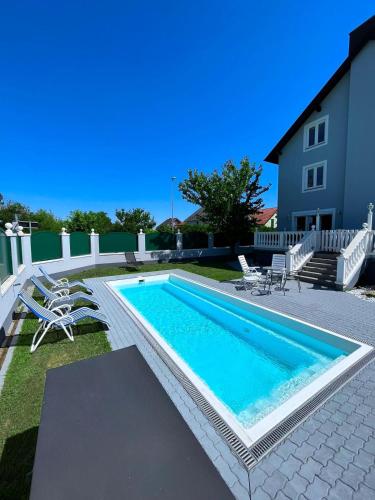 Bazén v ubytování Luxuriöses Apartment mit Pool nebo v jeho okolí