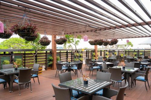 Grand Kakinada by GRT Hotelsにあるレストランまたは飲食店