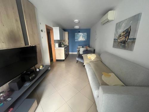 Et tv og/eller underholdning på GARDEN RESORT ELA Umag