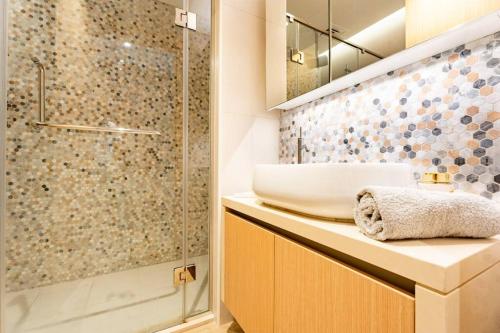 Koupelna v ubytování Yas Mayan 2BHK Luxury Stay 404